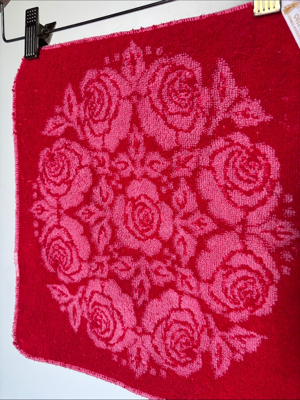 Vintage Wash Cloth Pink and Red Rose Velvet Like Terry Cloth 13x11.5 - Picture 4 of 4